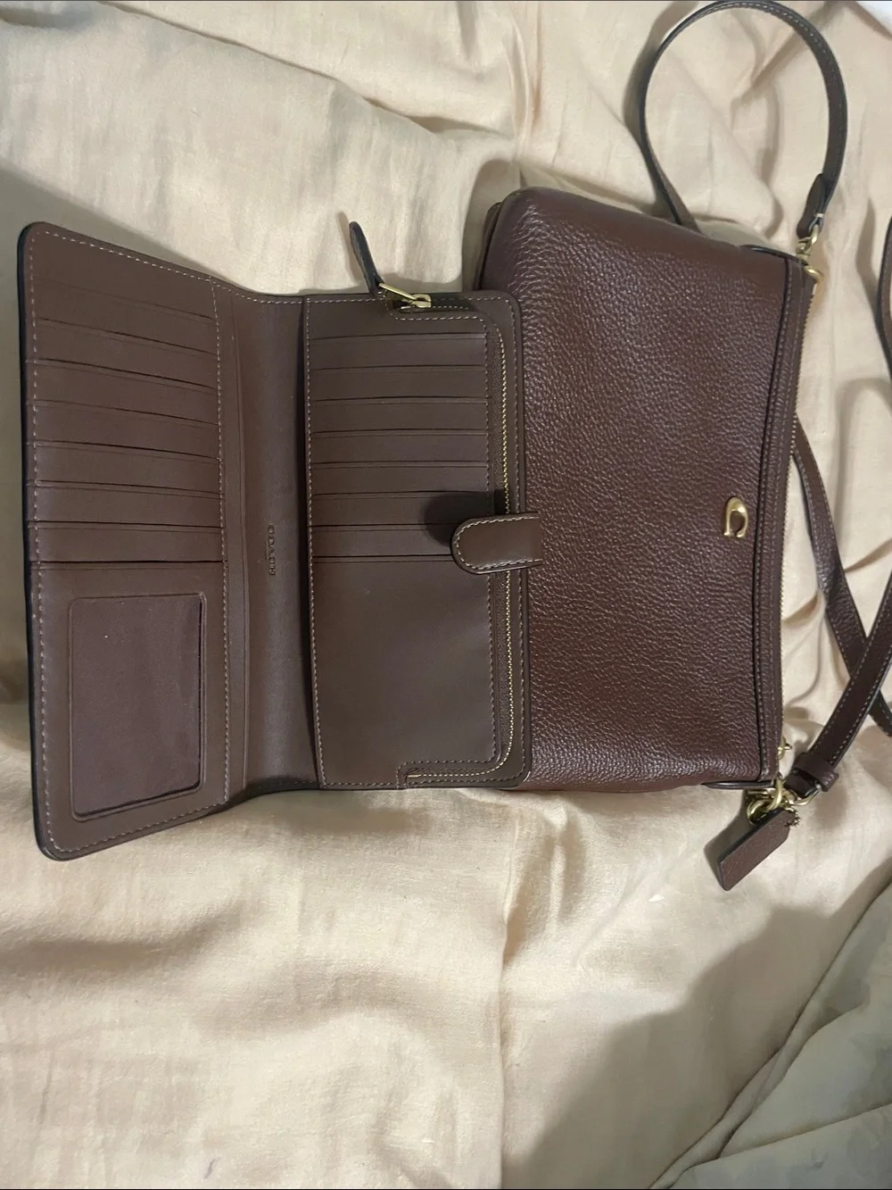 Womans  coach cw571 bag and wallet. nwot